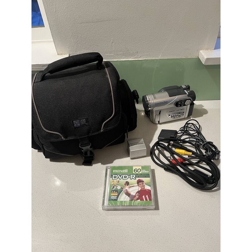 Hitachi DZ-BX35A DVD Camcorder 25x With Battery Charger & Carrying Bag